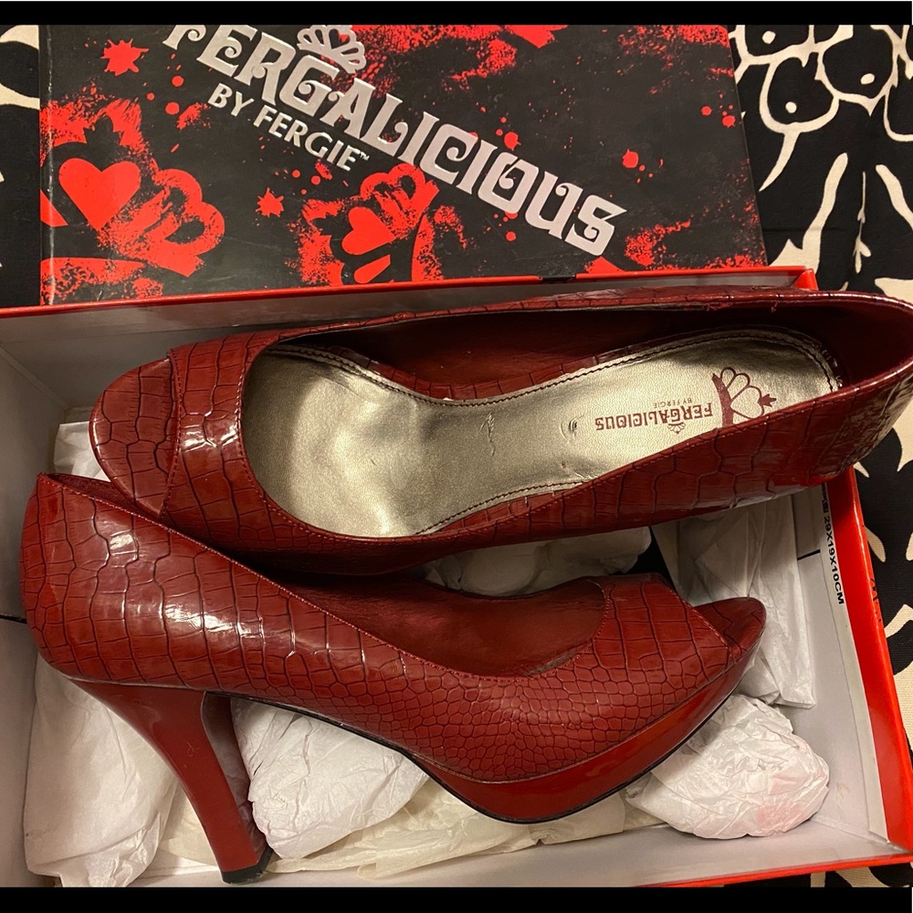 Red Pumps